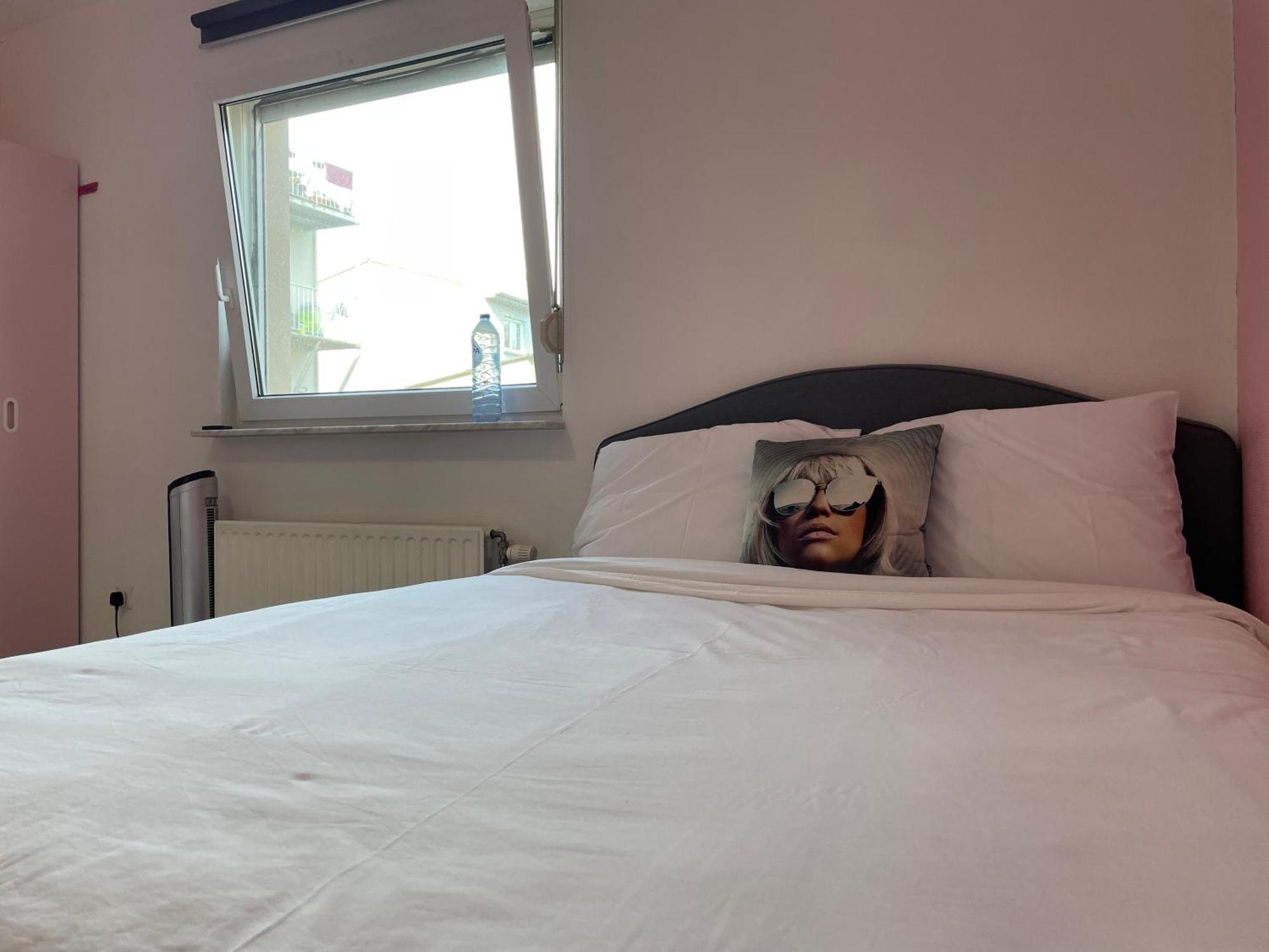 Large Room In Schuttrange Free Parking 10Mins To Airport Excellent Customer Services Zewnętrze zdjęcie